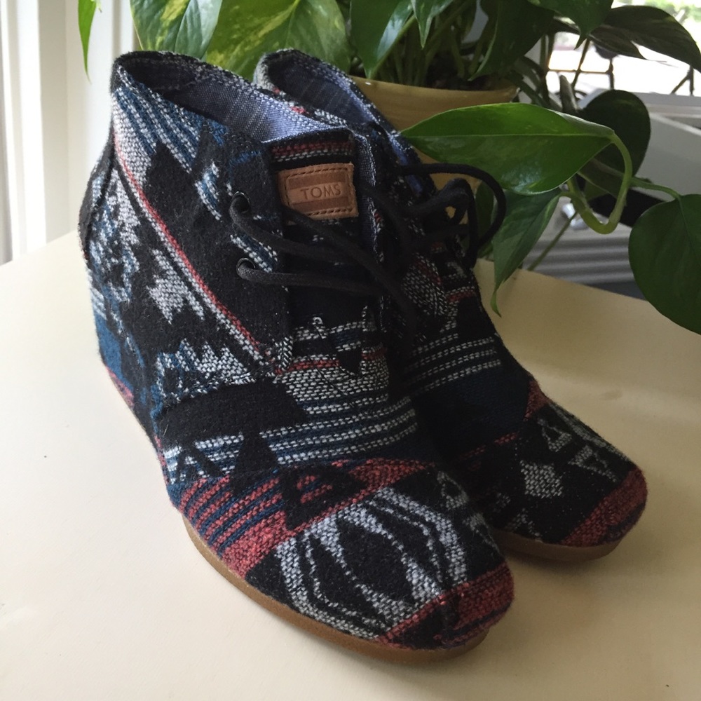 TOMS Desert Wedge | Black Jacquard | 7.5